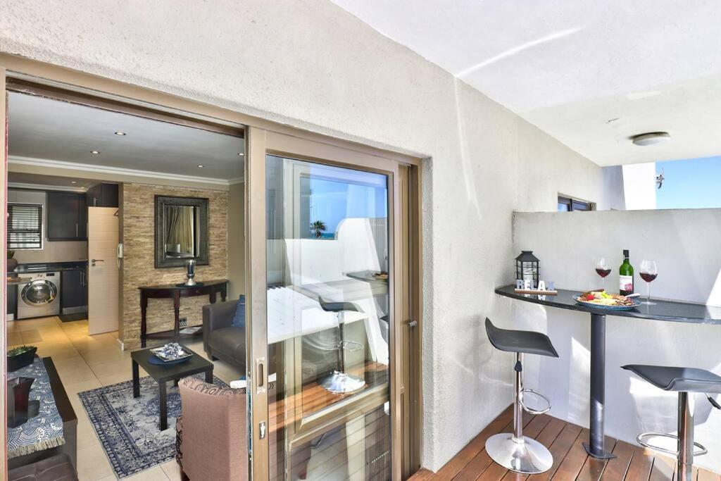 Bay Point On Rd In Mouille Point Apartment Cape Town